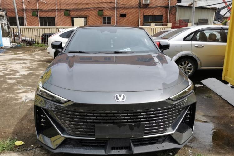 Used CHANGAN UNI-V 2023 1.5T Prestige Model Front