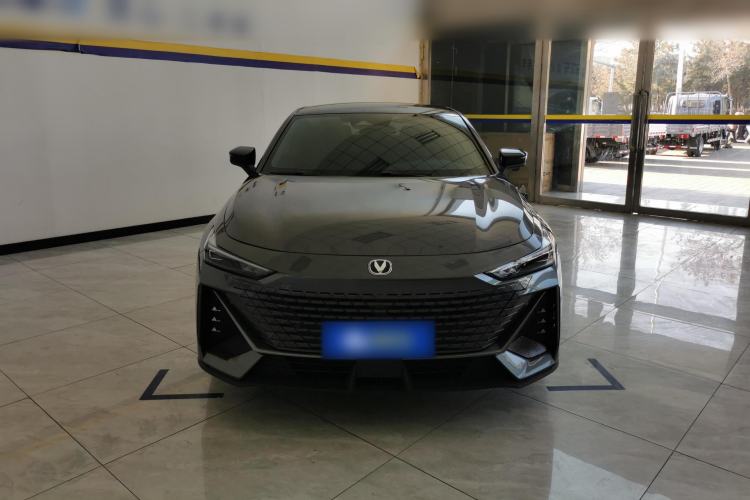Used CHANGAN UNI-V 2023 1.5T Prestige Model Front
