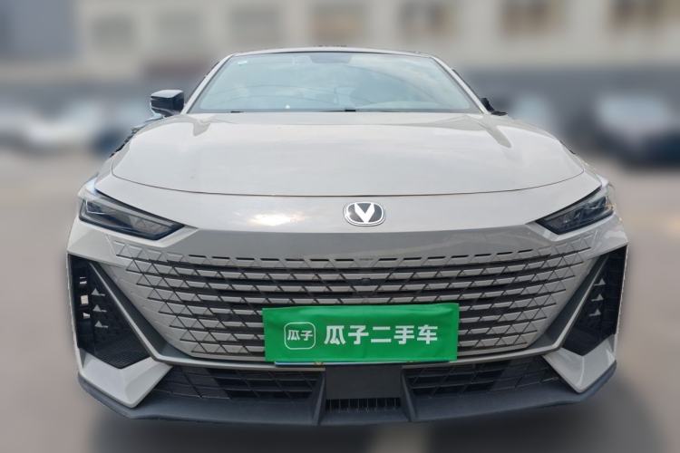 Used CHANGAN UNI-V 2023 1.5T Prestige Model Front