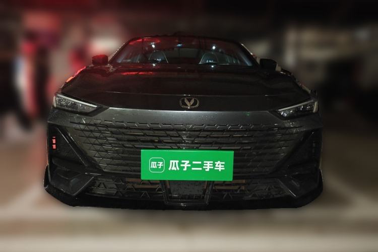Used CHANGAN UNI-V 2023 1.5T Sport Edition Front