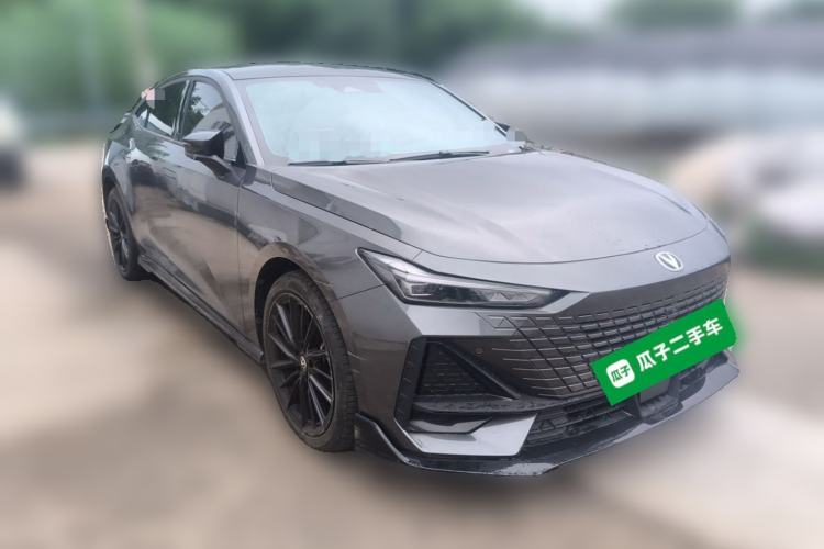 Used CHANGAN UNI-V 2023 1.5T Sport Edition Front Right 45 Deg