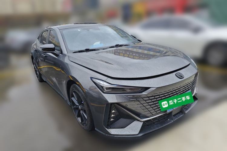 Used CHANGAN UNI-V 2023 1.5T Prestige Model Front Right 45 Deg