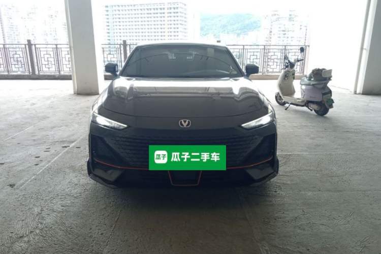 Used CHANGAN UNI-V 2023 1.5T Sport Edition Front
