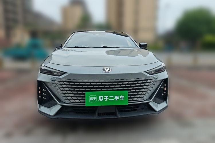 Used CHANGAN UNI-V 2023 1.5T Prestige Model Front