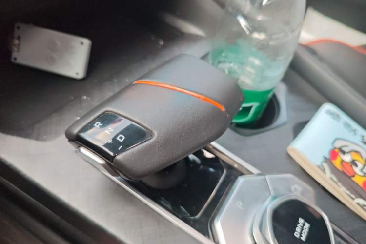 Used CHANGAN UNI-V 2023 1.5T Prestige Model Gear Lever
