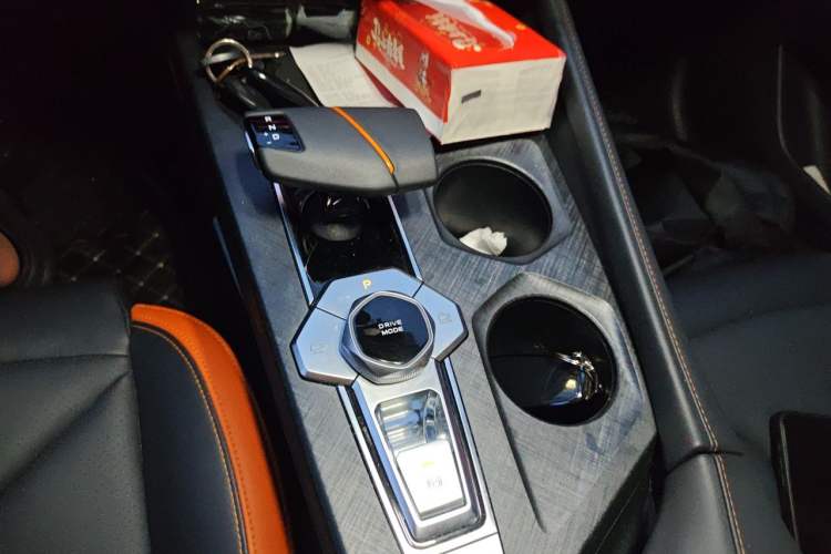 Used CHANGAN UNI-V 2023 1.5T Prestige Model Gear Lever