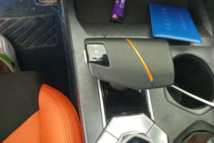 Used CHANGAN UNI-V 2023 1.5T Sport Edition Gear Lever