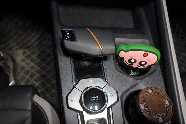 Used CHANGAN UNI-V 2023 1.5T Prestige Model Gear Lever