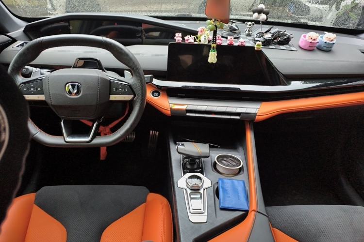 Used CHANGAN UNI-V 2023 1.5T Sport Edition Interior 2