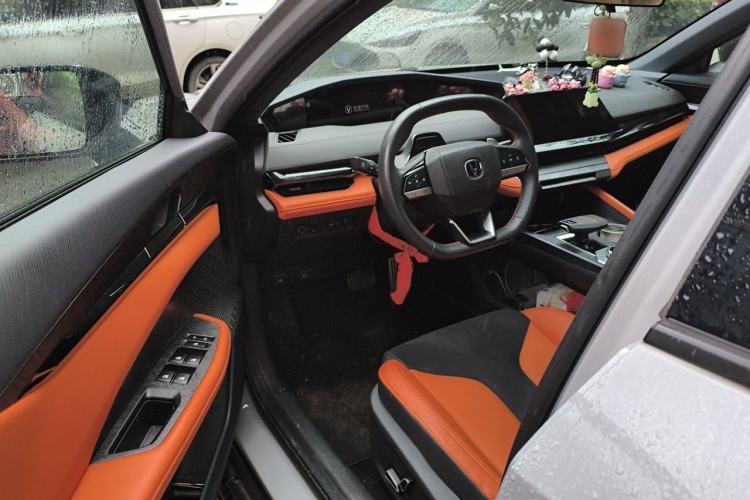Used CHANGAN UNI-V 2023 1.5T Sport Edition Interior 3