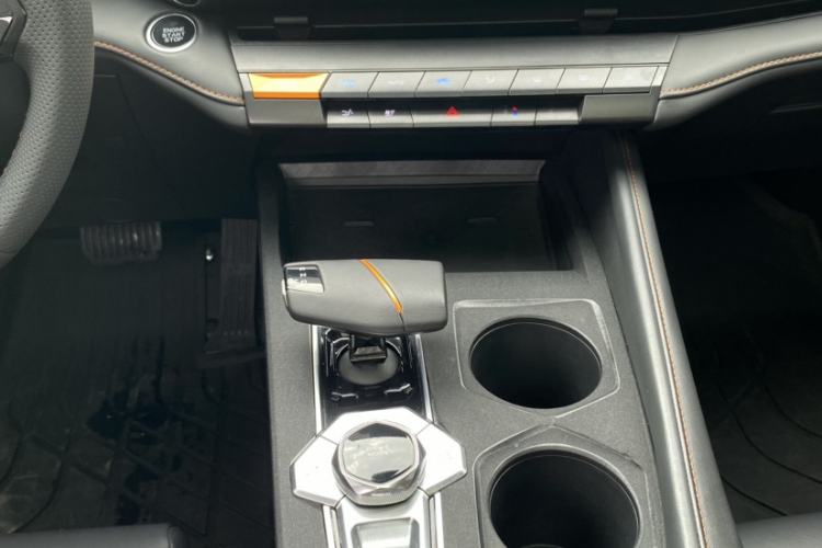 Used CHANGAN UNI-V 2023 1.5T Prestige Model Interior 4