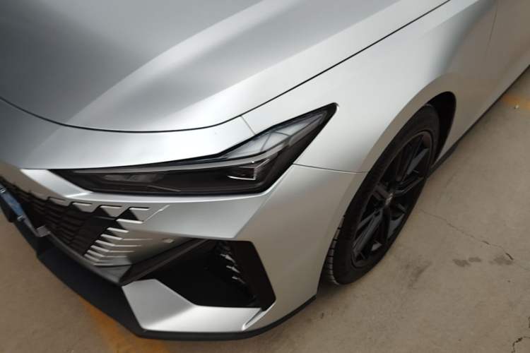 Used CHANGAN UNI-V 2023 1.5T Prestige Model Left Front Headlight