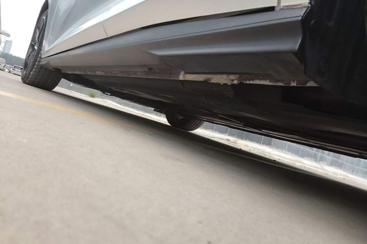 Used CHANGAN UNI-V 2023 1.5T Prestige Model Left Side Sill