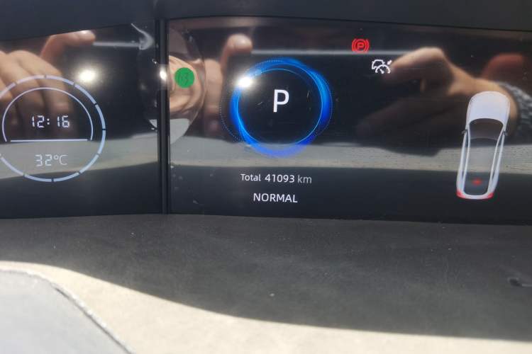 Used CHANGAN UNI-V 2023 1.5T Sport Edition Odometer Close Up