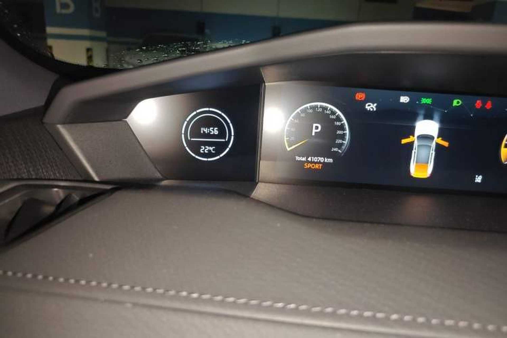 Used CHANGAN UNI-V 2023 1.5T Sport Edition Odometer Close Up
