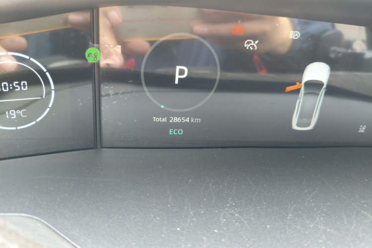 Used CHANGAN UNI-V 2023 1.5T Prestige Model Odometer Close Up