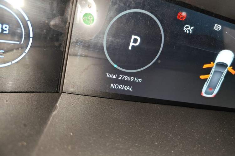 Used CHANGAN UNI-V 2023 1.5T Prestige Model Odometer Close Up
