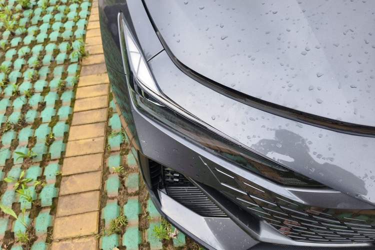 Used CHANGAN UNI-V 2023 1.5T Premium Model Right Front Headlight