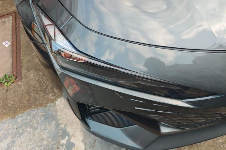 Used CHANGAN UNI-V 2023 1.5T Prestige Model Right Front Headlight