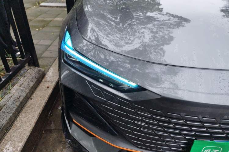 Used CHANGAN UNI-V 2023 1.5T Sport Edition Right Front Headlight
