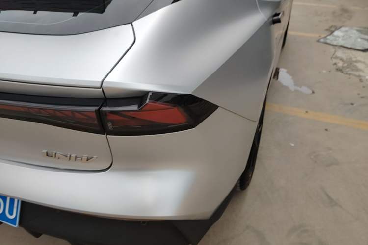 Used CHANGAN UNI-V 2023 1.5T Prestige Model Right Rear Taillight