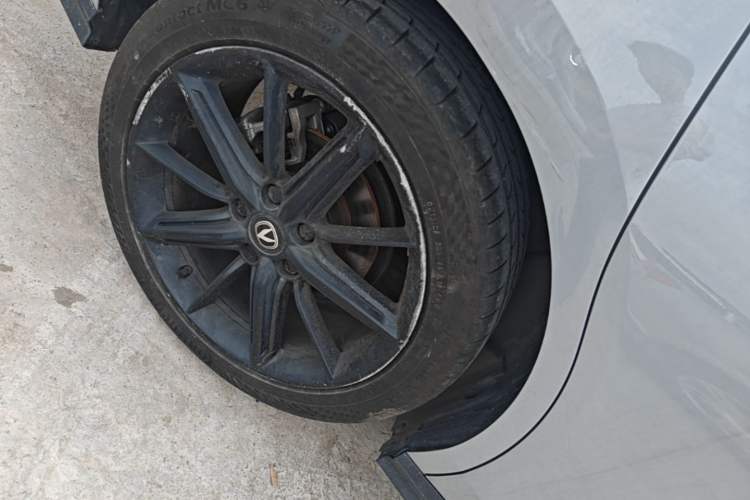 Used CHANGAN UNI-V 2023 1.5T Prestige Model Right Rear Wheel Hub