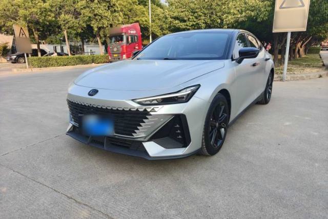CHANGAN UNI-V 2023 1.5T Prestige Model de segunda mano