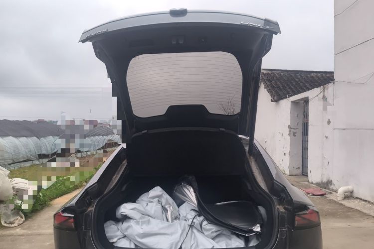 Used CHANGAN UNI-V 2023 1.5T Sport Edition Trunk