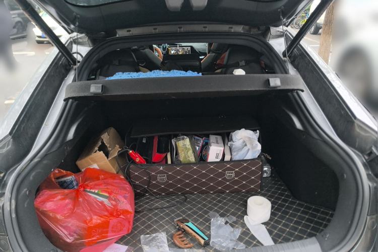 Used CHANGAN UNI-V 2023 1.5T Sport Edition Trunk
