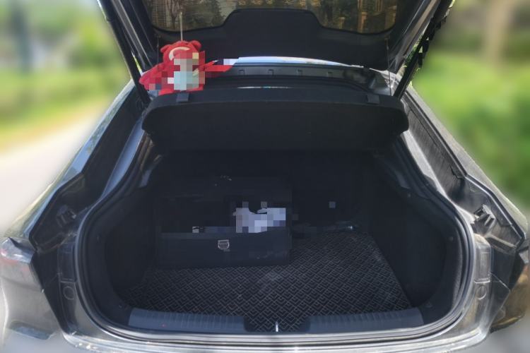 Used CHANGAN UNI-V 2023 1.5T Sport Edition Trunk