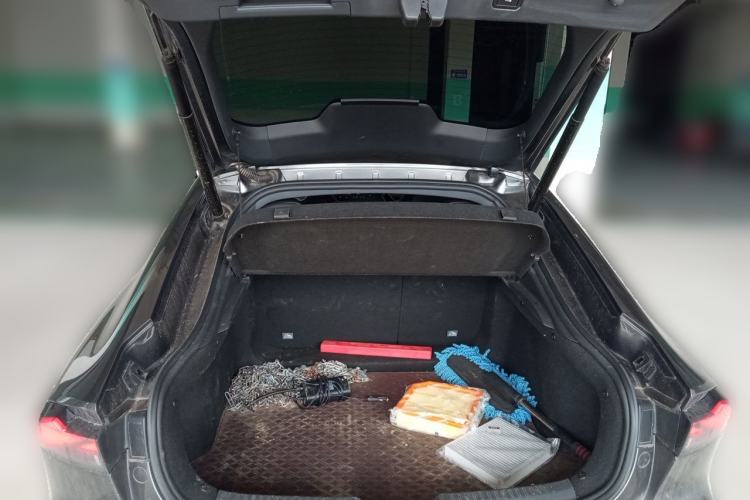 Used CHANGAN UNI-V 2023 1.5T Sport Edition Trunk