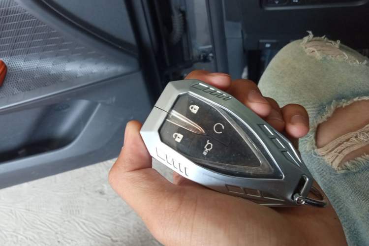 Used CHANGAN UNI-V 2023 1.5T Sport Edition Vehicle Key