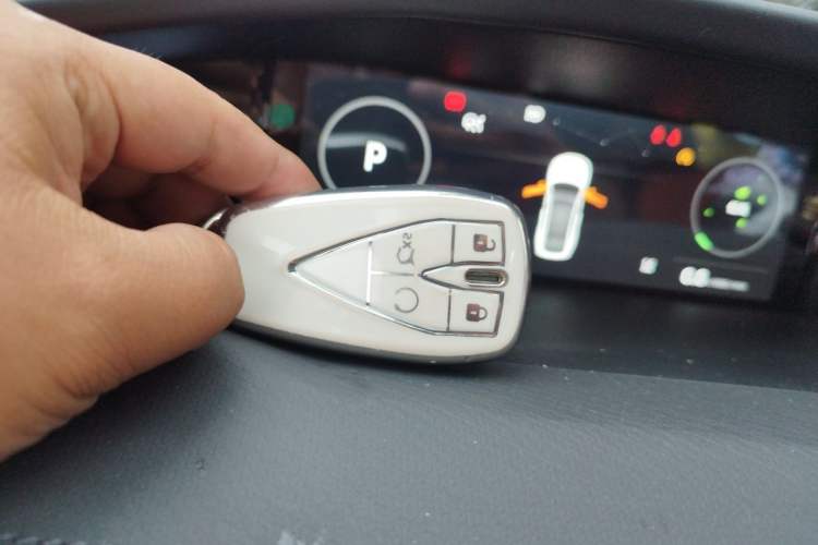 Used CHANGAN UNI-V 2023 1.5T Sport Edition Vehicle Key