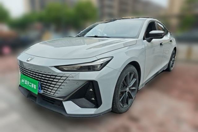 Used CHANGAN UNI-V 2023 1.5T Prestige Model