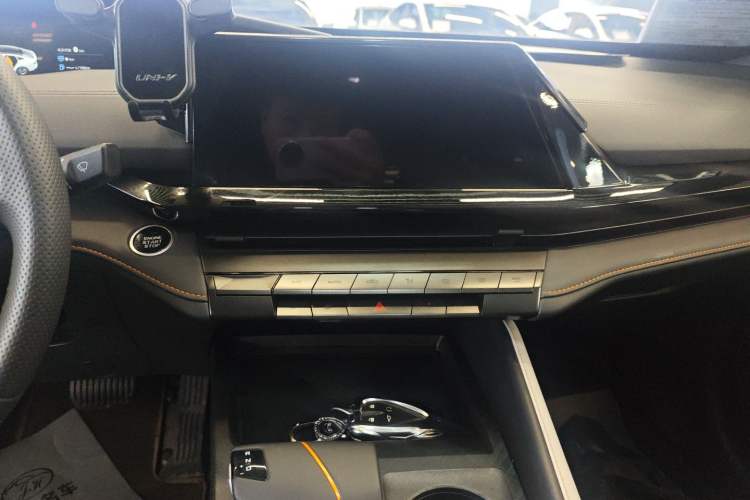 Used CHANGAN UNI-V 2023 1.5T Premium Model Audio And AC Panel