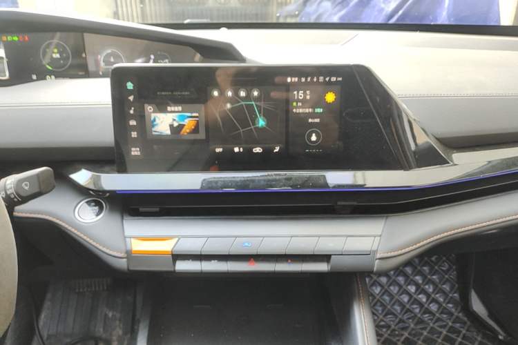 Used CHANGAN UNI-V 2023 1.5T Prestige Model Audio And AC Panel