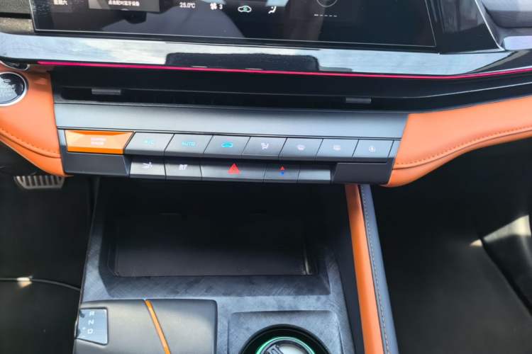 Used CHANGAN UNI-V 2023 1.5T Sport Edition Audio And AC Panel