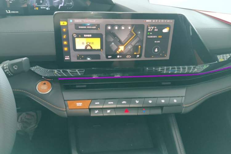 Used CHANGAN UNI-V 2023 1.5T Prestige Model Audio And AC Panel