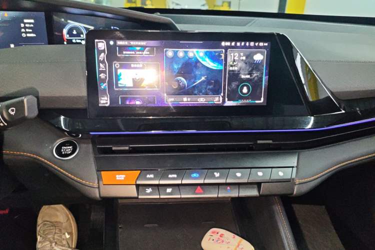 Used CHANGAN UNI-V 2023 1.5T Prestige Model Audio And AC Panel