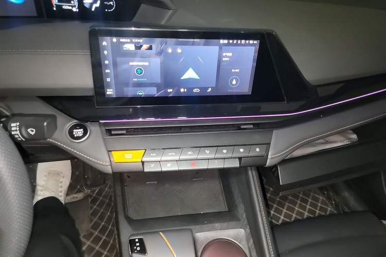 Used CHANGAN UNI-V 2023 1.5T Prestige Model Audio And AC Panel