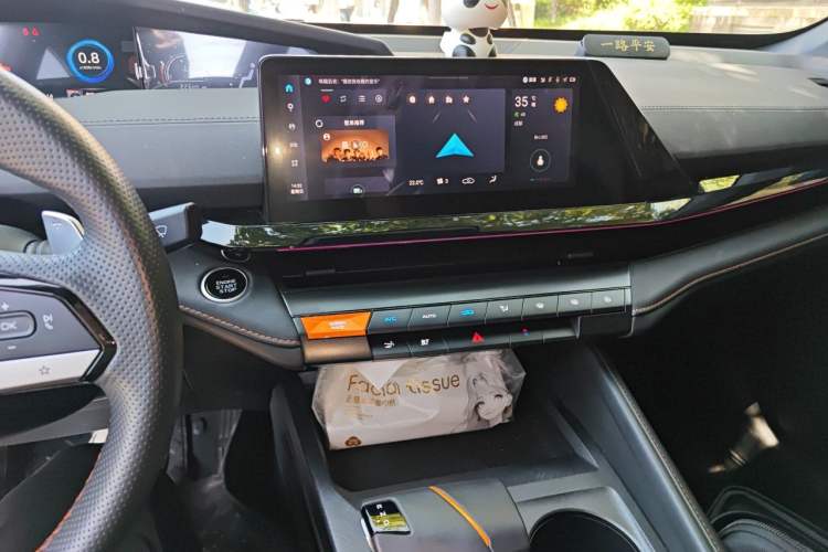 Used CHANGAN UNI-V 2023 1.5T Prestige Model Audio And AC Panel