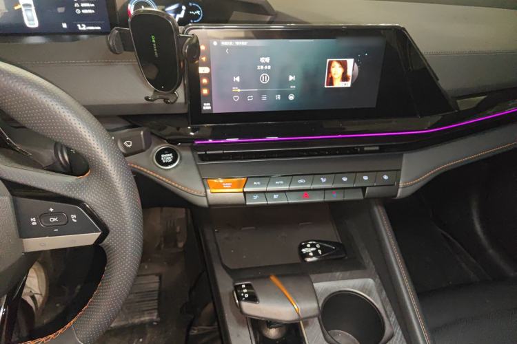 Used CHANGAN UNI-V 2023 1.5T Prestige Model Audio And AC Panel