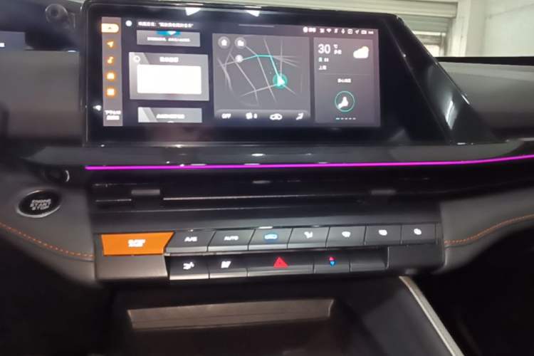 Used CHANGAN UNI-V 2023 1.5T Prestige Model Audio And AC Panel