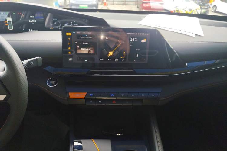 Used CHANGAN UNI-V 2023 1.5T Prestige Model Audio And AC Panel