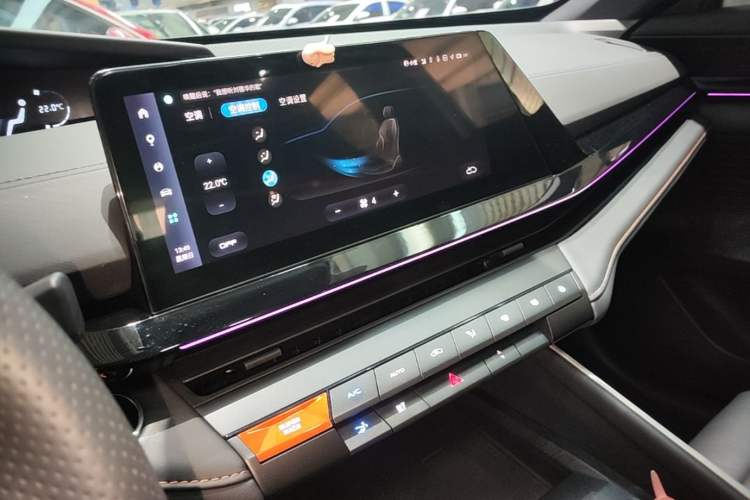 Used CHANGAN UNI-V 2023 1.5T Prestige Model Audio And AC Panel