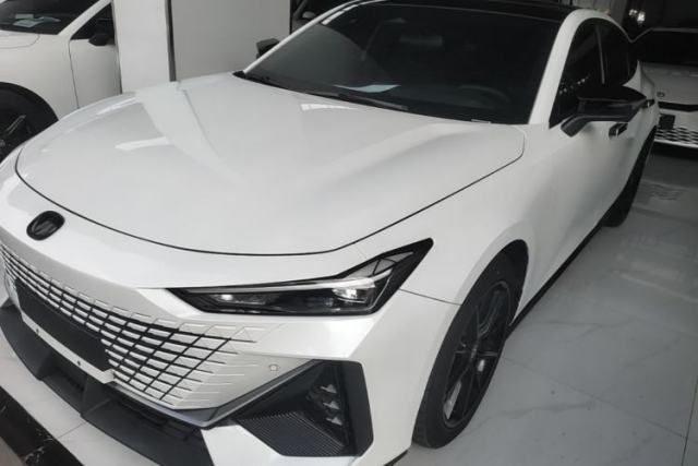 Used CHANGAN UNI-V 2023 1.5T Prestige Model