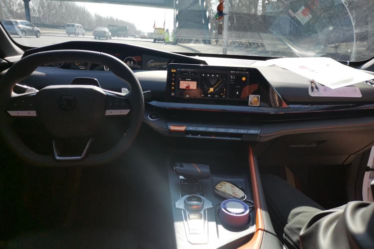 Used CHANGAN UNI-V 2023 1.5T Prestige Model Center Console