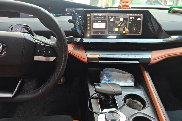 Used CHANGAN UNI-V 2023 1.5T Sport Edition Center Console
