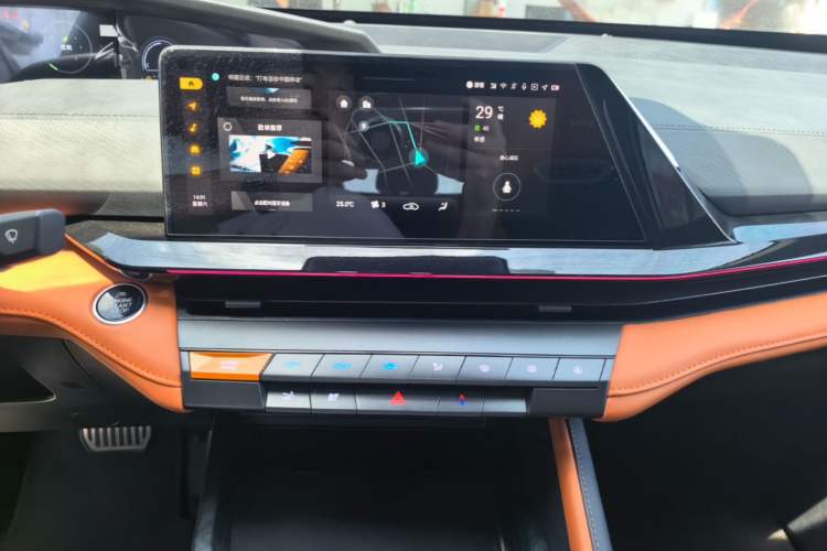 Used CHANGAN UNI-V 2023 1.5T Sport Edition Center Console