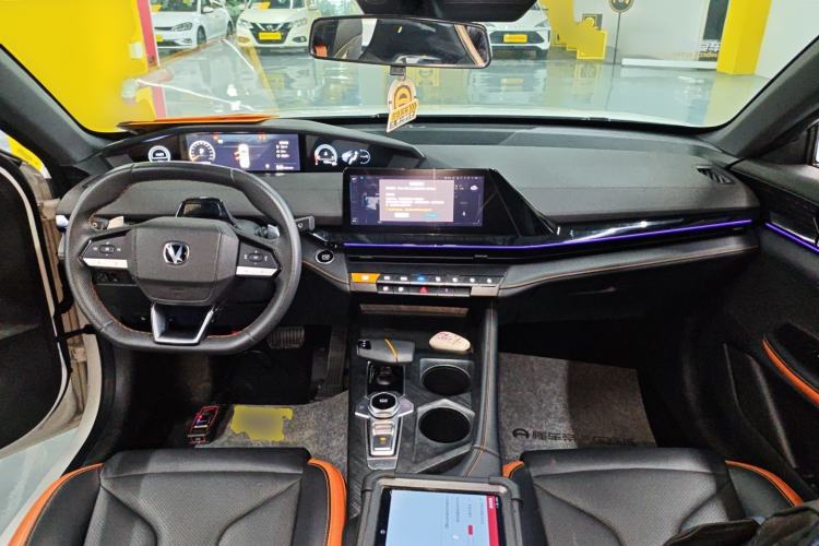 Used CHANGAN UNI-V 2023 1.5T Prestige Model Center Console